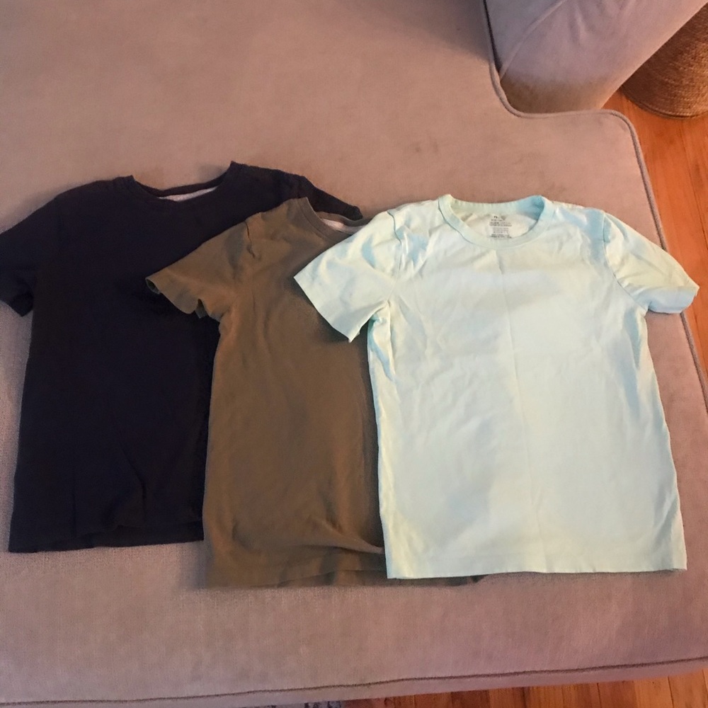 3 H&M basis tees
